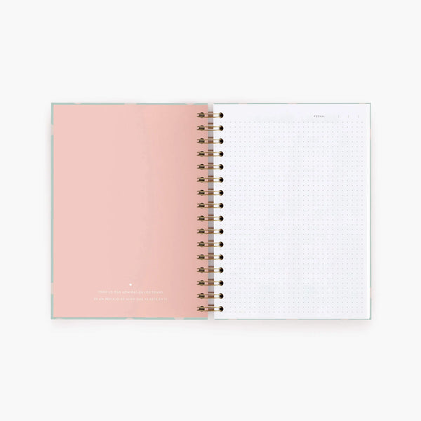 Cuaderno mediano. Mint.